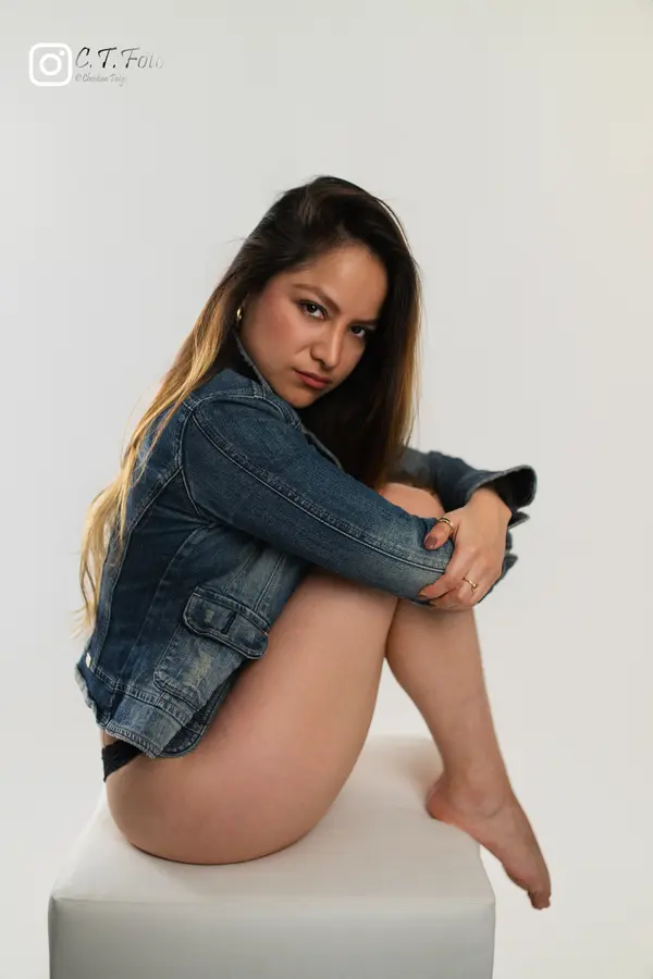 Nahaufnahme Augenpartie mit Wimpernextension – Beauty-Portraitfoto